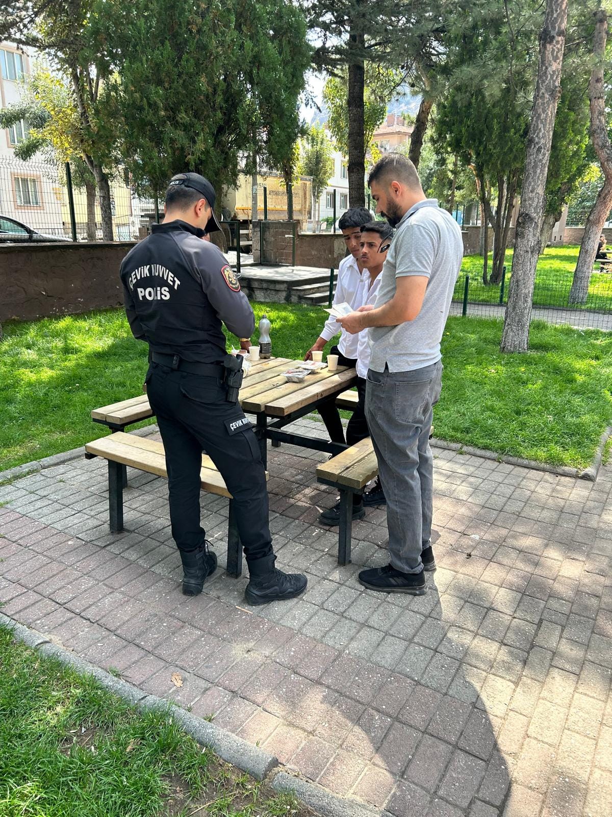 Afyonkarahisar’da okul çevrelerinde güvenlik uygulaması