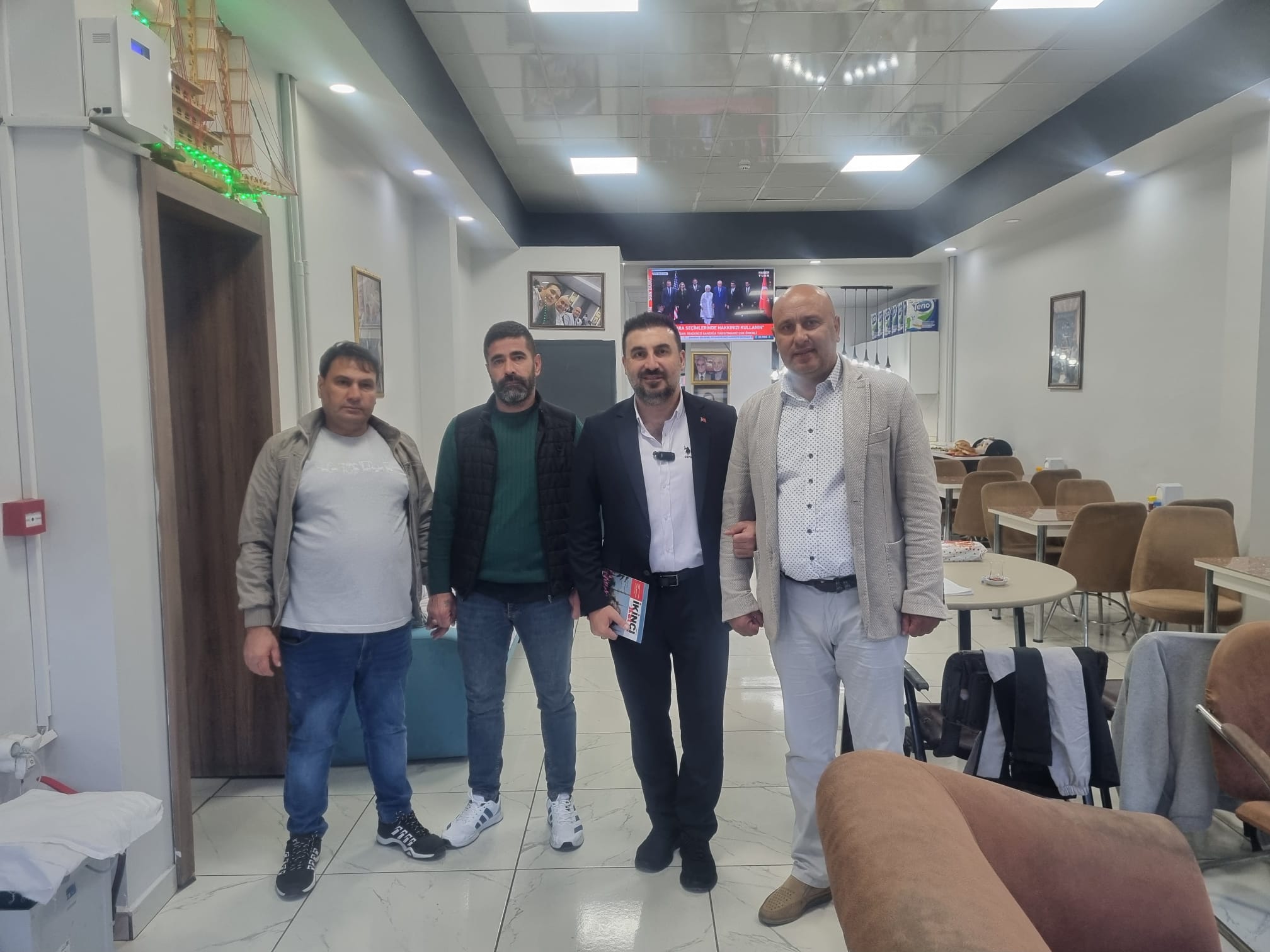 Özgür Kavak saat 06.00’da sahada: Afyon sokaklarını karış karış dolaşıyor