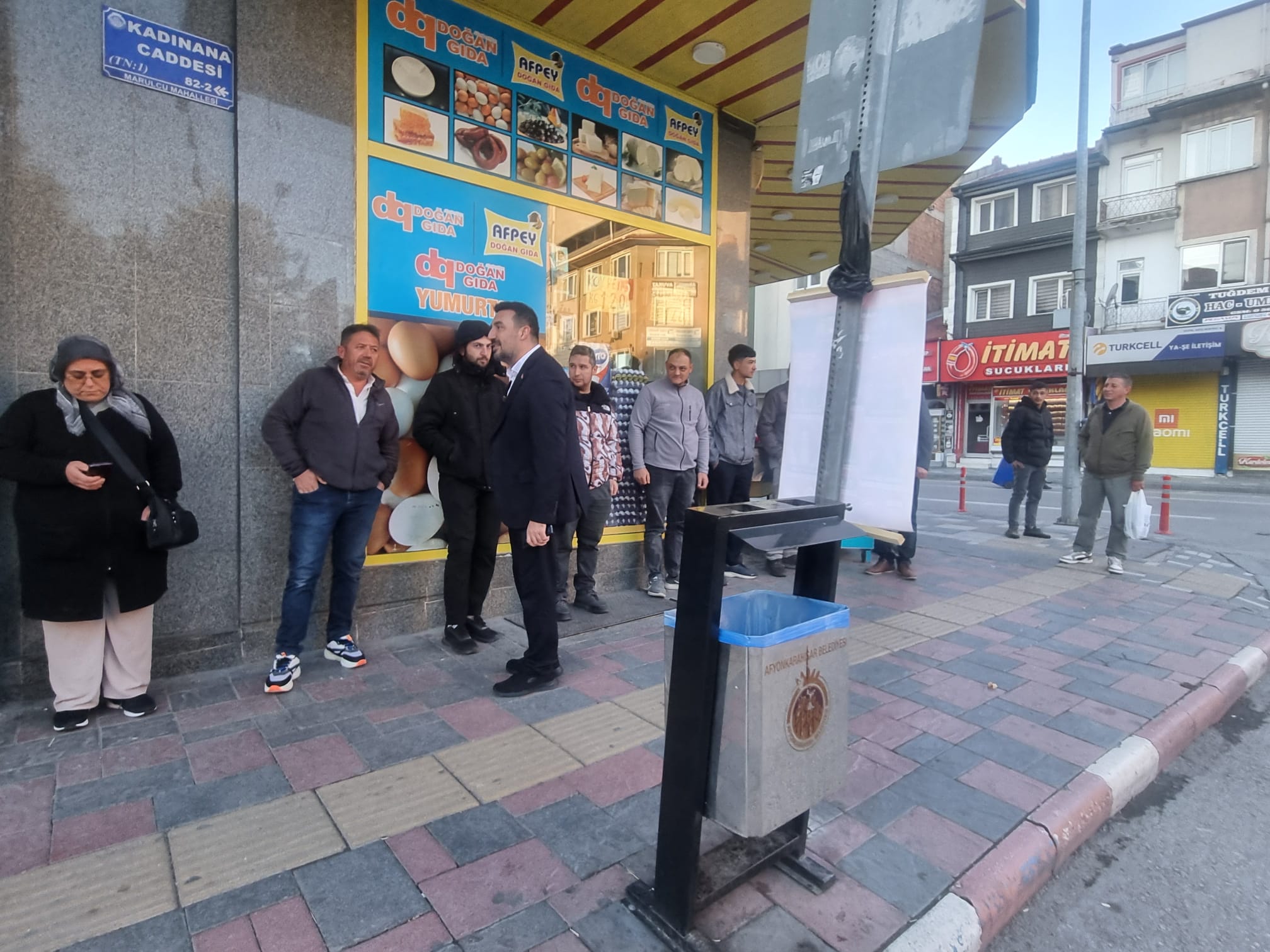AK Parti Afyonkarahisar İl Başkanı Dr. Özgür Kavak, çalışmalarını sabahın