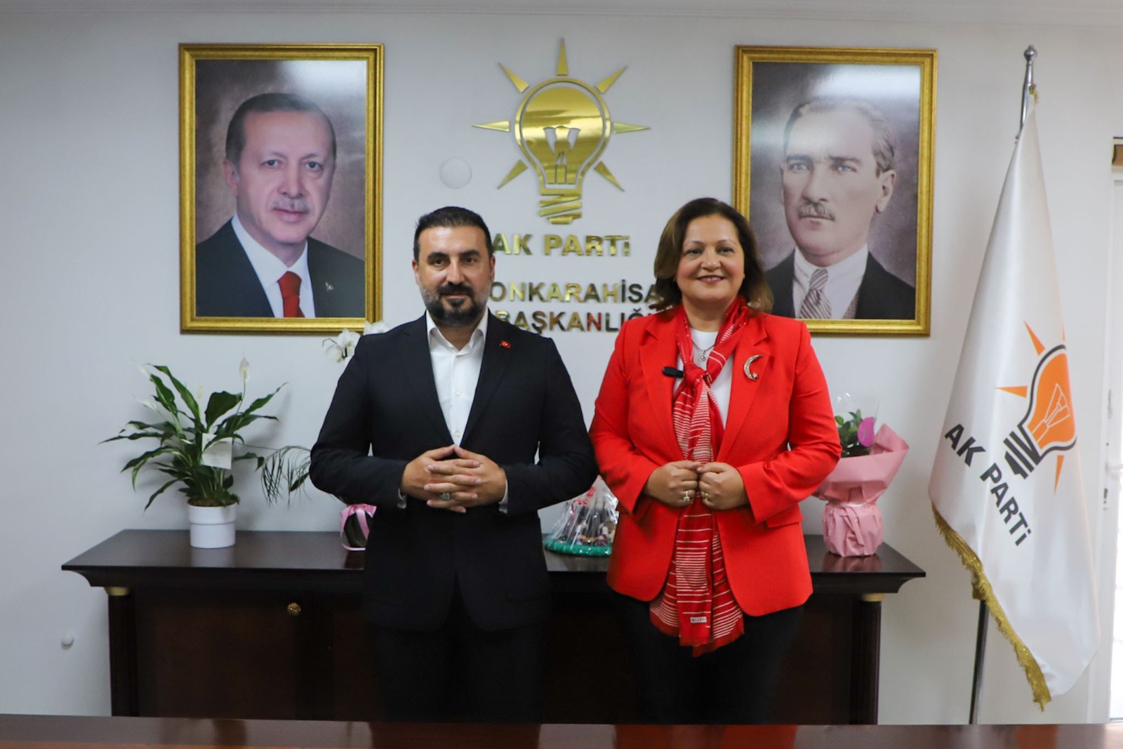 AK Parti Afyonkarahisar İl Başkanı Özgür Kavak, Belediye Başkanı Burcu