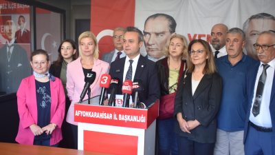 CHP eski Afyonkarahisar İl Başkanı Faruk Duha Erhan, YENİ Parti