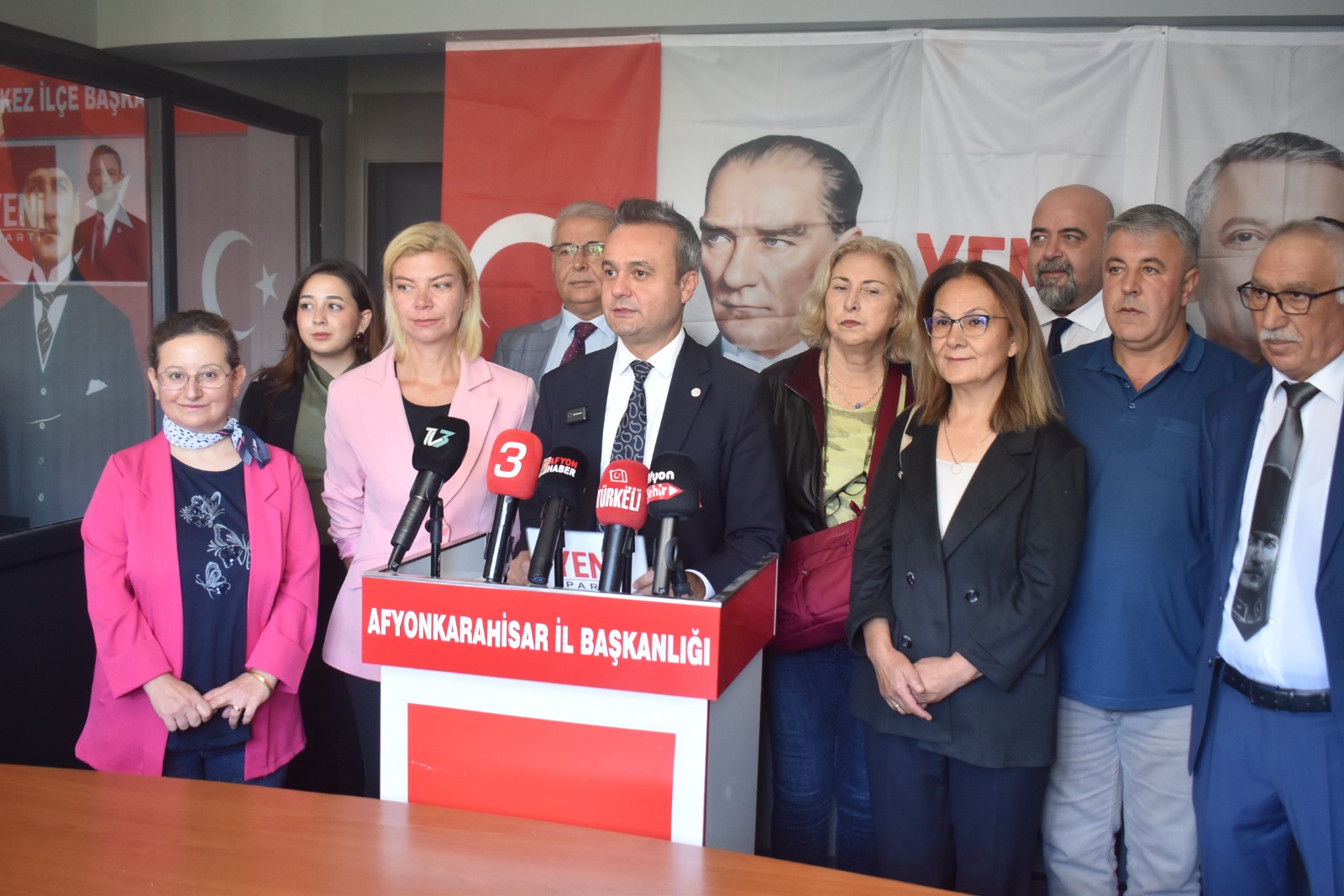 CHP eski Afyonkarahisar İl Başkanı Faruk Duha Erhan, YENİ Parti