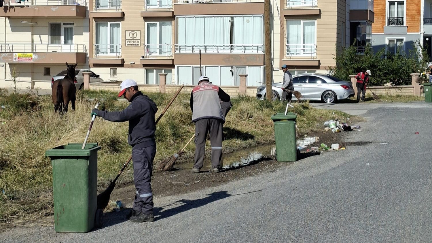 Malazgirt Mahallesi’nde detaylı temizlik çalışması 1 Malazgirt Mahallesi’nde detaylı temizlik çalışması