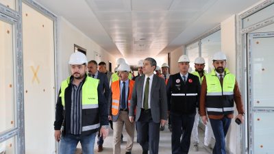 Afyonkarahisar Valisi Dr. Naci Aktaş, yapımı devam eden Afyonkarahisar Huzurevi