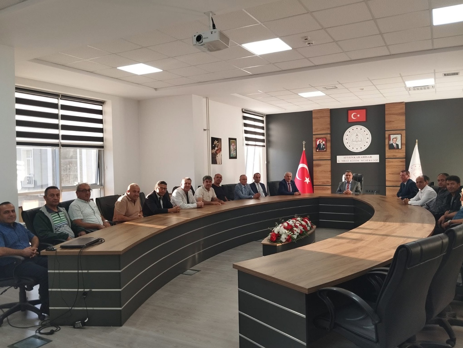 Müdür Altınkaynak, Öğretmen Okulu arkadaşlarıyla buluştu