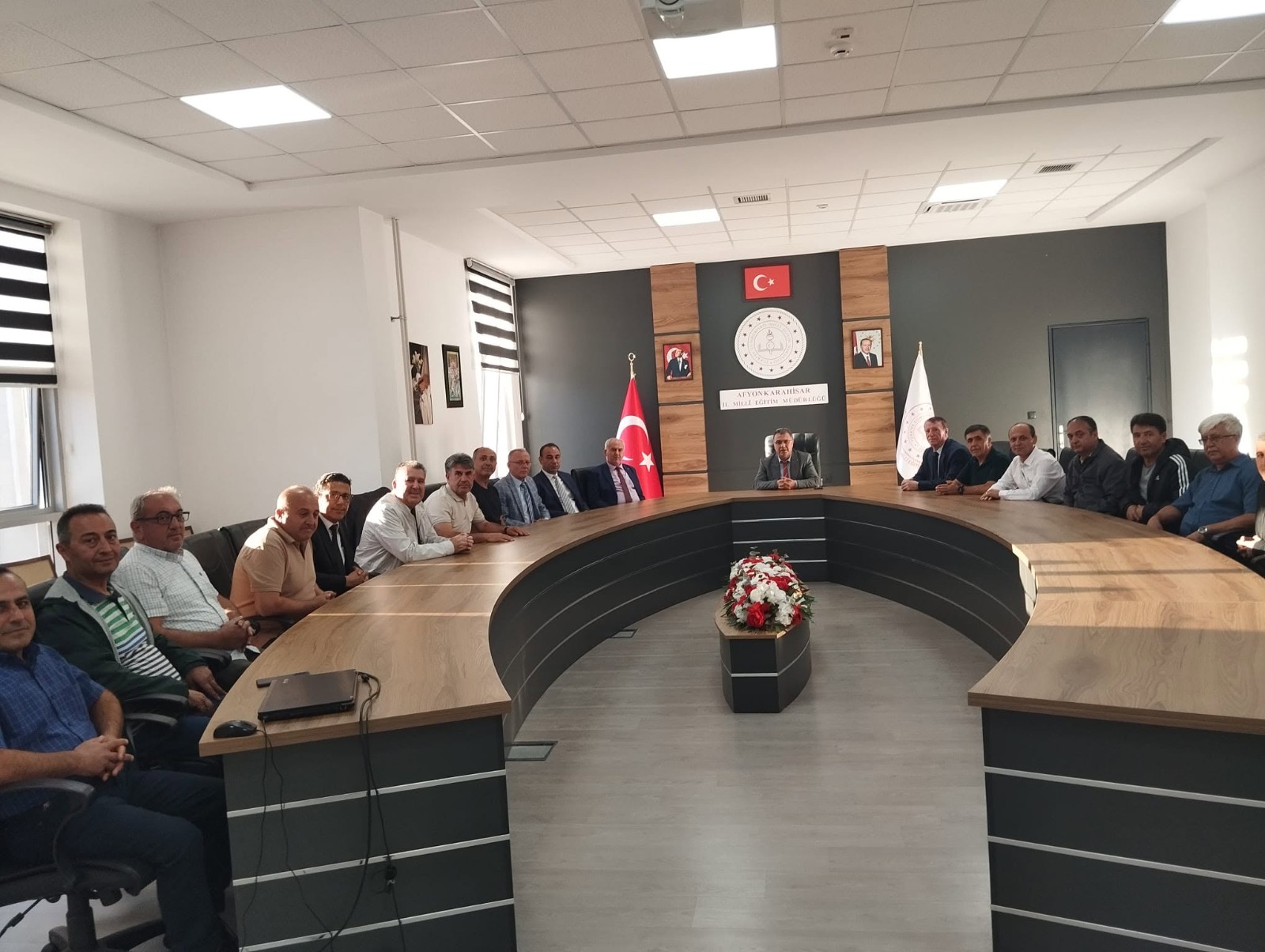 Müdür Altınkaynak, Öğretmen Okulu arkadaşlarıyla buluştu