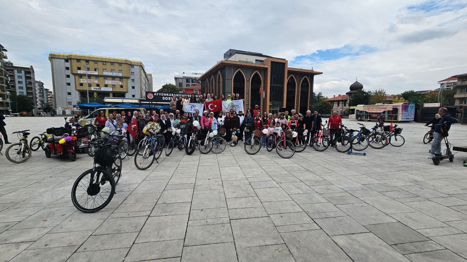 Afyonkarahisar’da kadınların bisiklet kullanımını teşvik etmek ve kentte kadınların görünürlüğüne
