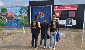 Afyonkarahisar’da polis ekiplerinin suç ve suçluyla mücadele kapsamında yürüttüğü çalışmalarda,