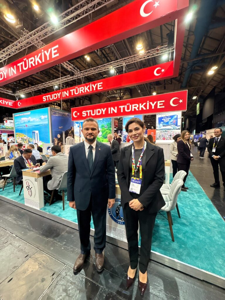 AKÜ, İskoçya’daki eğitim fuarında yer aldı
