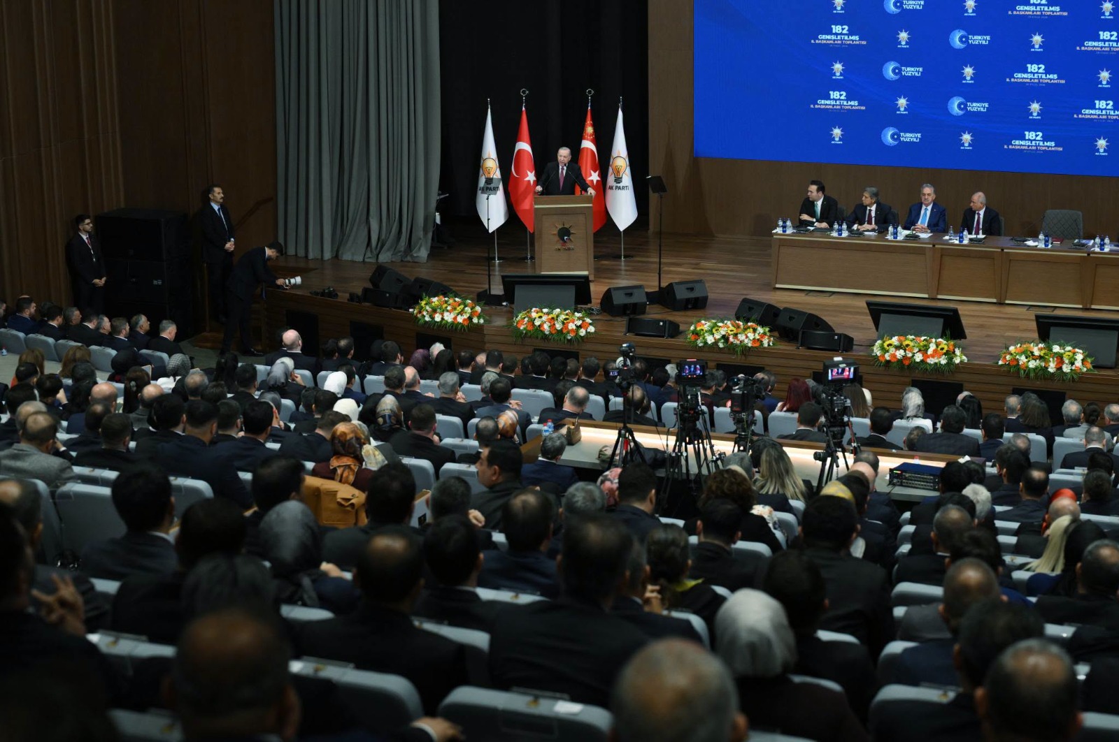 AK Parti Afyon teşkilatı Reis’le buluştu