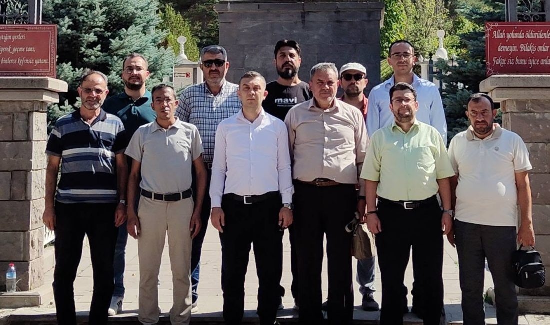 Yeniden Refah Partisi Afyonkarahisar İl Başkanlığı, Afyonkarahisar Hava Şehitliği’ni ziyaret