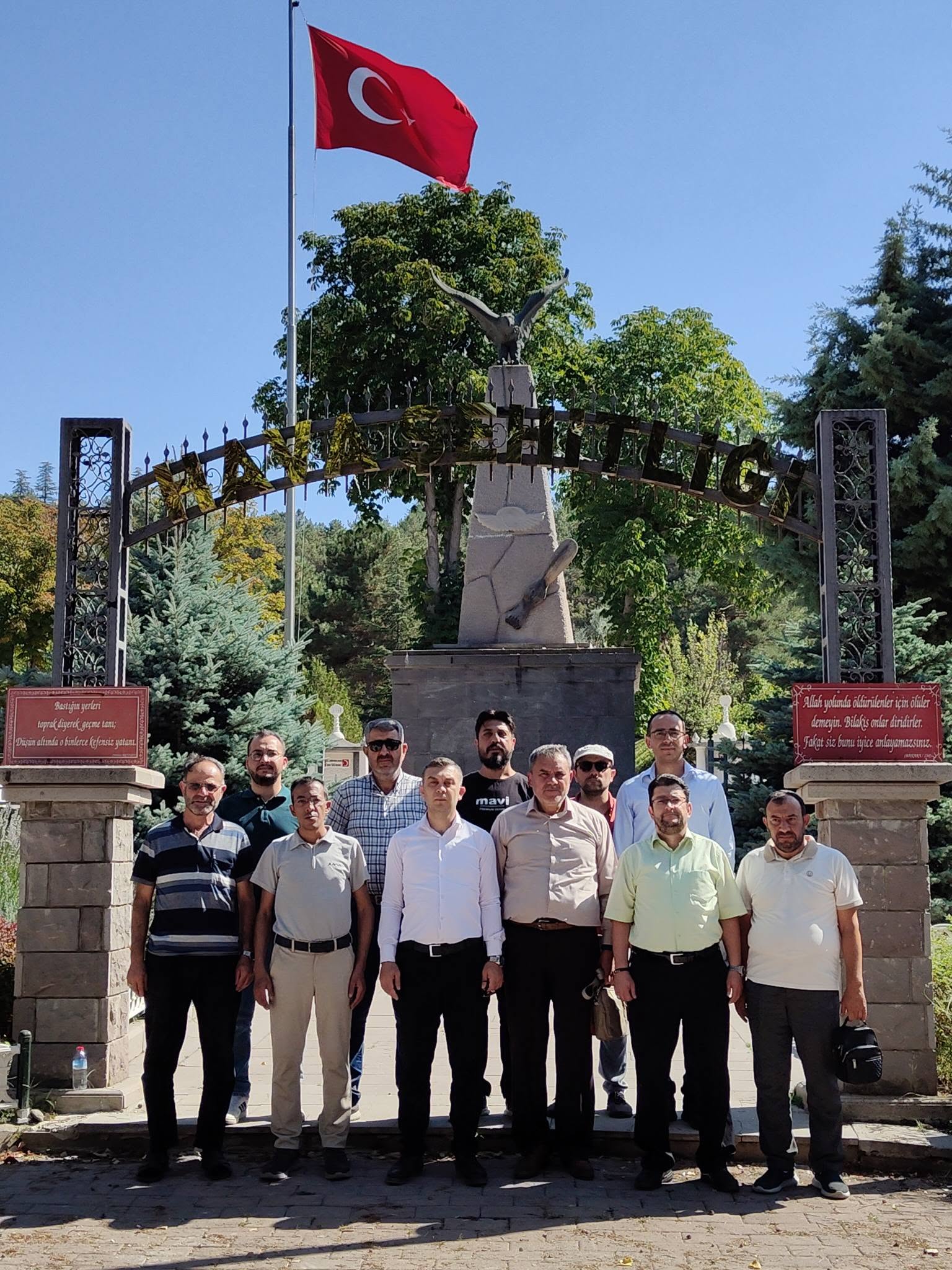 Yeniden Refah Partisi’nden Hava Şehitliği ziyareti
