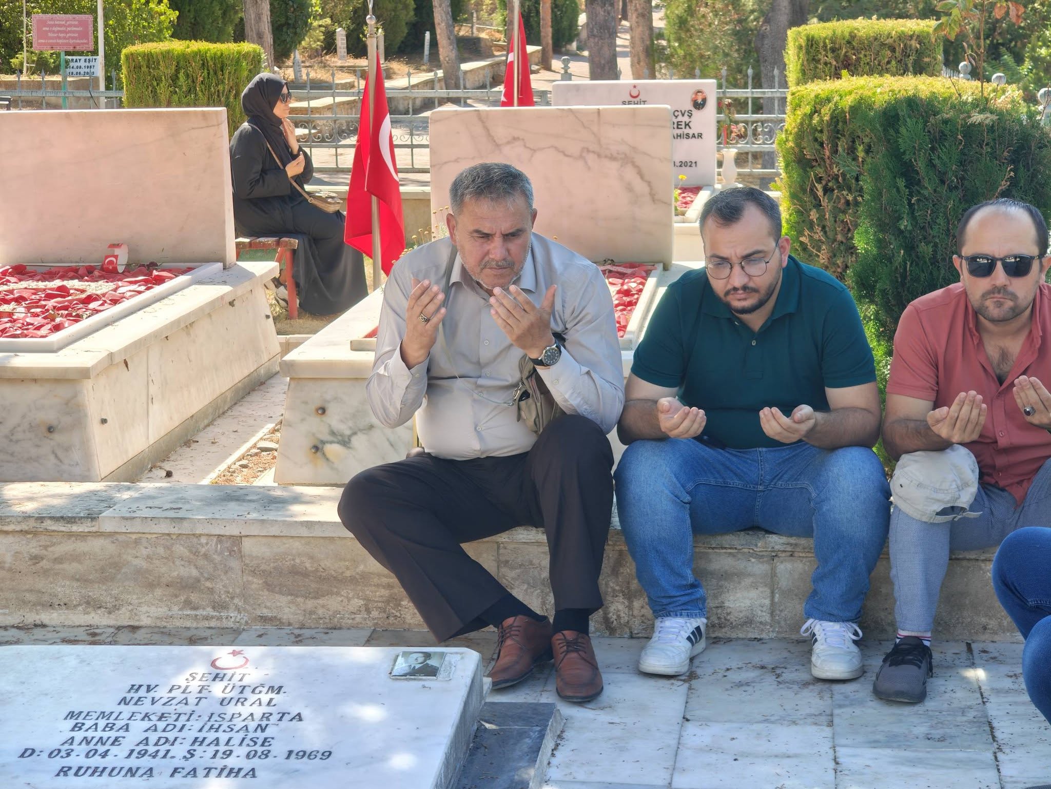 Yeniden Refah Partisi’nden Hava Şehitliği ziyareti