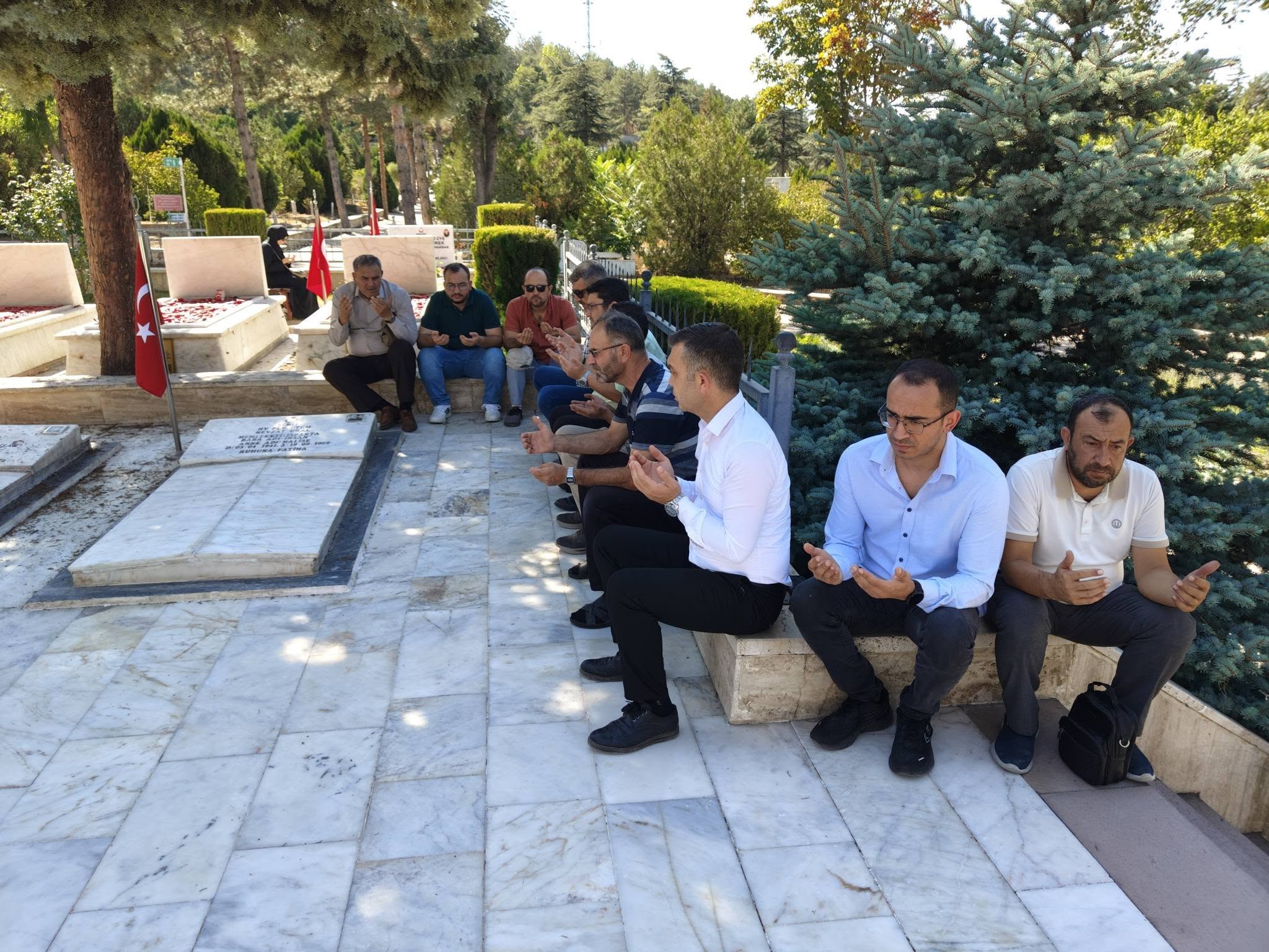 Yeniden Refah Partisi’nden Hava Şehitliği ziyareti