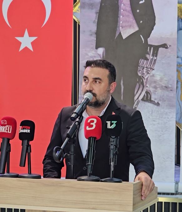 AK Parti Afyonkarahisar İl Başkanı Dr. Özgür Kavak, partisinin temelinde