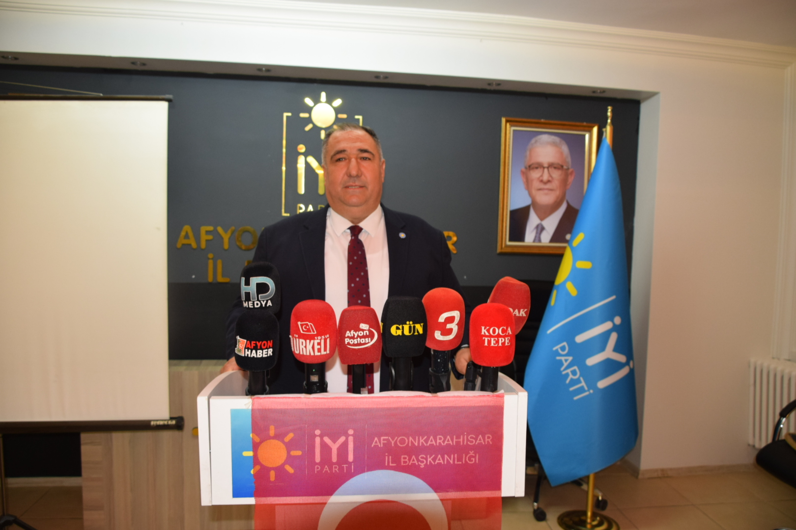 İYİ Parti Afyonkarahisar İl Başkanı Muhammet Mısırlıoğlu, Konya karayolu Çay