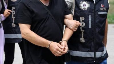Afyonkarahisar’da çeşitli suçlardan aranan 25 kişi polis tarafından gerçekleştirilen denetimlerde