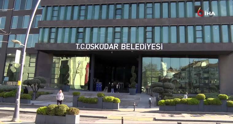 Üsküdar Belediye Meclisi’nin CHP’li üyeleri Ahmet Başbaydar, Ayhan Aydın, Hüseyin