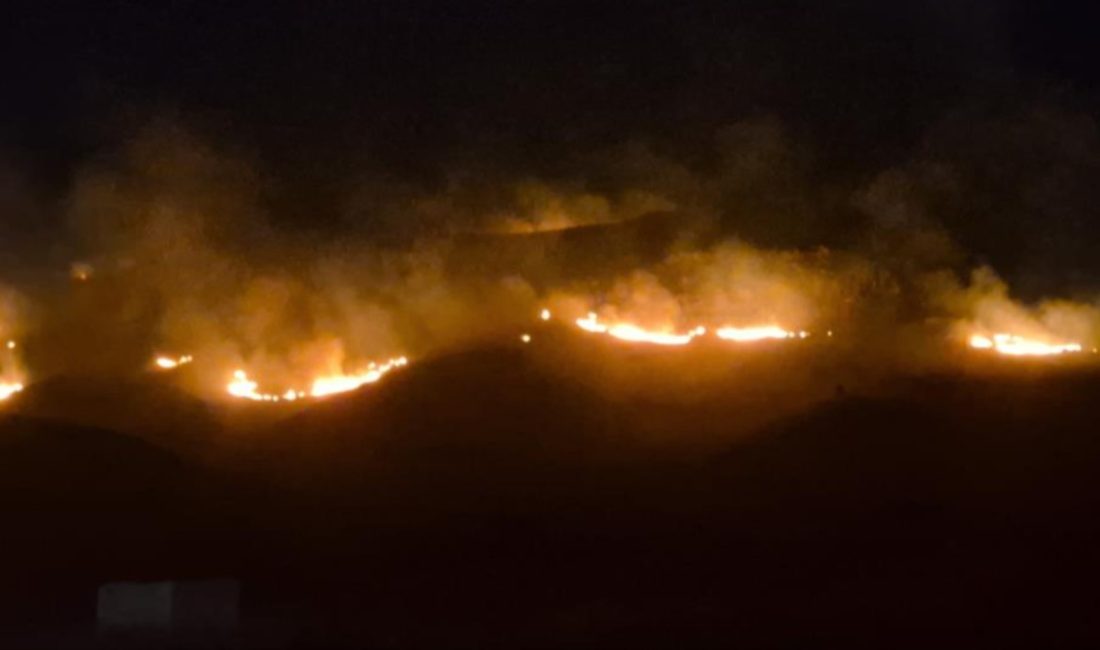 Muğla'nın Bodrum ilçesinde geniş bir alanda etkili olan yangın, ekiplerin