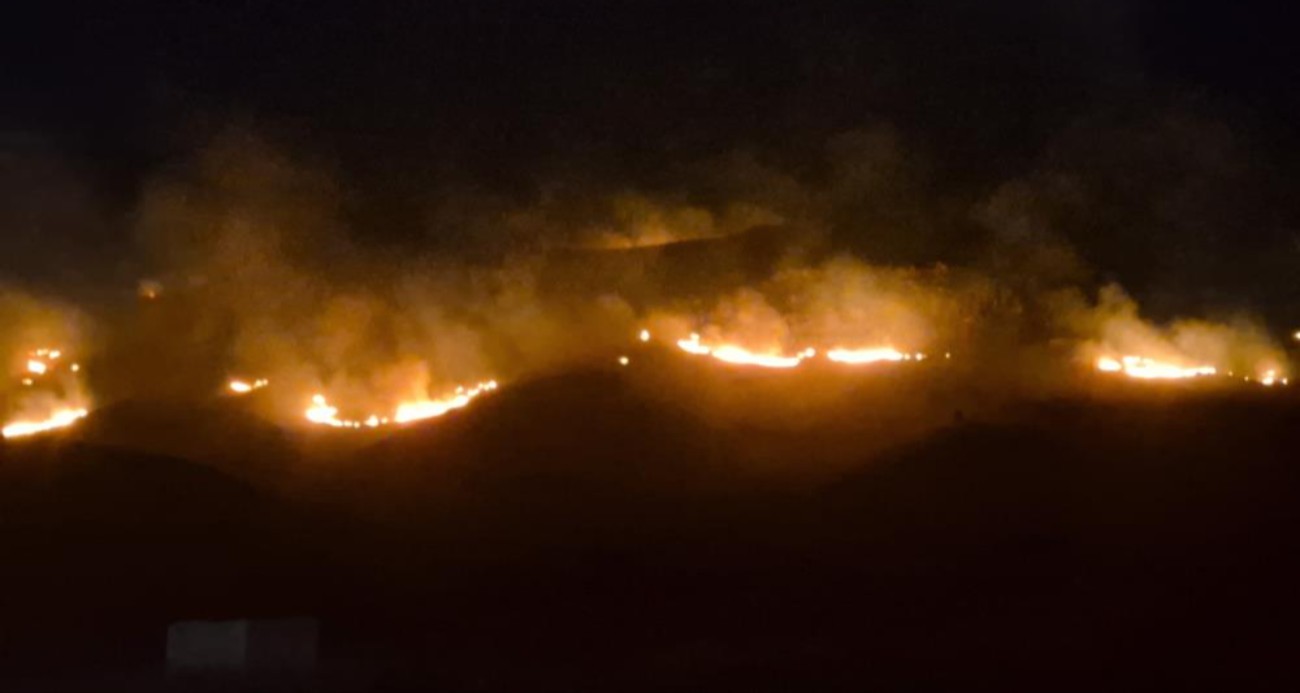 Muğla'nın Bodrum ilçesinde geniş bir alanda etkili olan yangın, ekiplerin