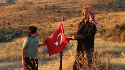 Afyonkarahisar'ın yaylalarında yaşayan, "Pala Dayı" olarak da bilinen İsmail Dadak