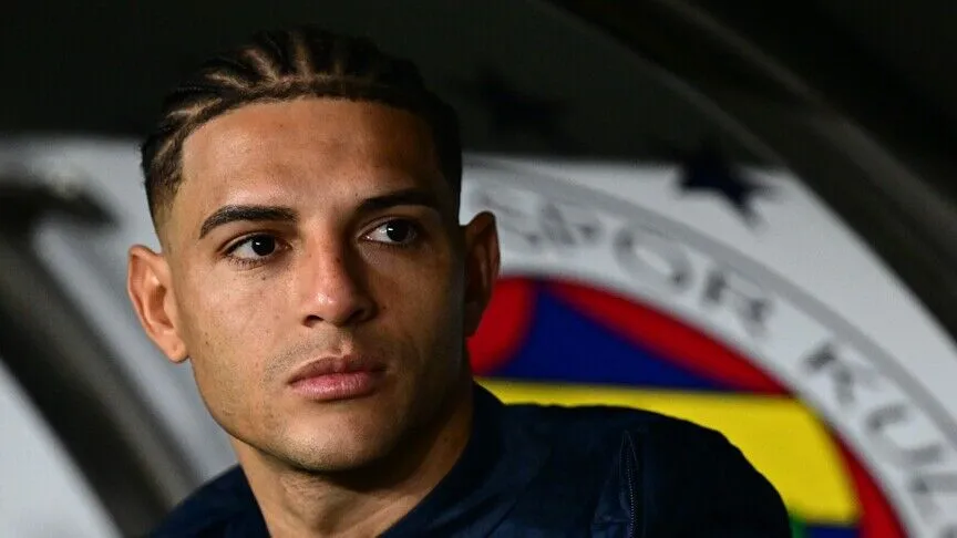 Fenerbahçe Kulübü, Brezilyalı futbolcusu Diego Carlos'a İtalya ekibi Parma ile