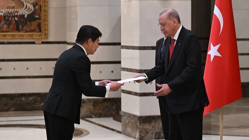 Cumhurbaşkanı Recep Tayyip Erdoğan, Tayland, İsveç, Azerbaycan, Birleşik Krallık ve