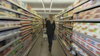 Ticaret satış hacmi temmuzda yıllık bazda yüzde 0,6 azalırken, perakende