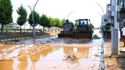 Rize'nin İyidere ilçesinde su baskınlarına ve heyelanlara neden olan sağanağın
