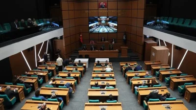 Üsküdar Belediye Meclisi'nde yapılan oylamanın 4. turunda, 42 oyun 23'ünü
