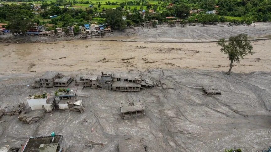 Nepal'in Çin sınırına yakın Rasuwa bölgesi ve çevresinde meydana gelen