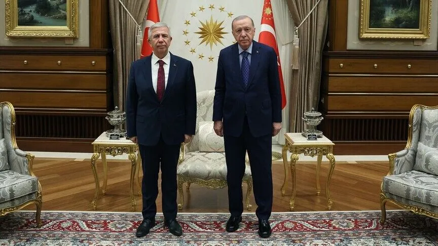 Ankara Büyükşehir Belediye Başkanı Mansur Yavaş, Cumhurbaşkanı Recep Tayyip Erdoğan’ı