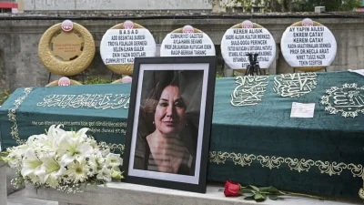 Türk sinema ve tiyatrosunun usta oyuncularından Gülsen Tuncer, İstanbul'da son