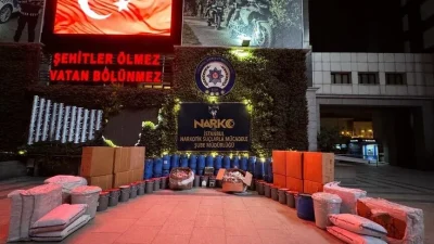 İstanbul'da 3,5 milyon uyuşturucu hap üretecek ham madde ve 800