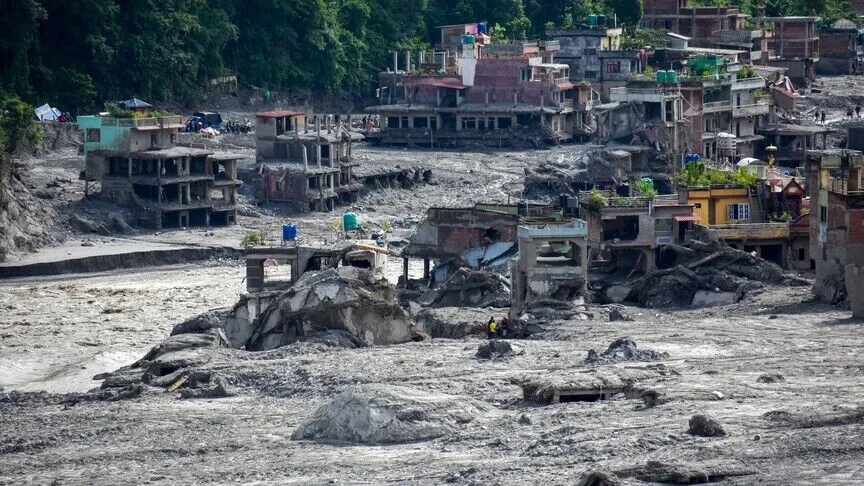 Nepal'in Çin sınırına yakın Rasuwa bölgesi ve çevresinde meydana gelen