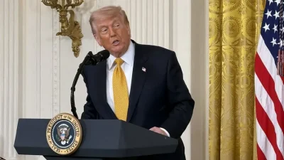 ABD Başkanı Donald Trump yönetiminin, azınlık öğrencilerine burs sağlayan üniversitelerin