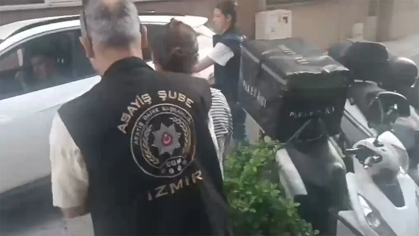 İzmir'de "Ailem Güvende" operasyonunda gözaltına alınan 18 şüpheliden 16'sı tutuklandı.
