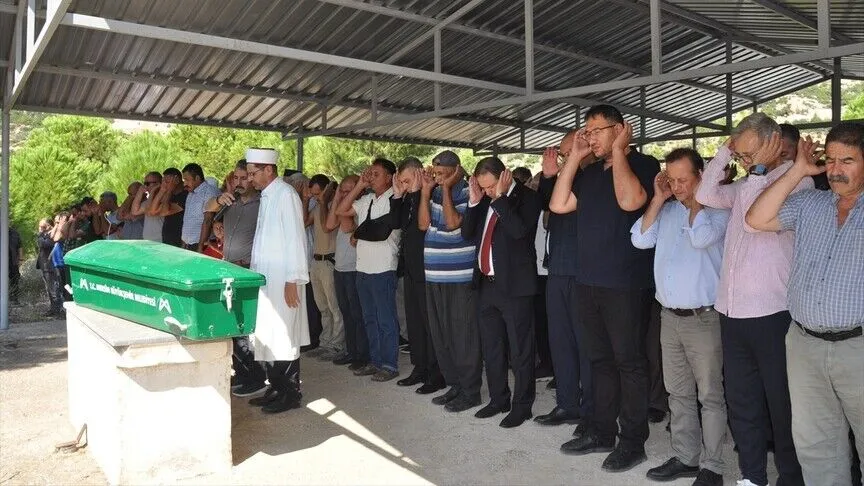 Kuzey Kıbrıs Türk Cumhuriyeti'nin (KKTC) Girne kenti açıklarında yolcu gemisinin
