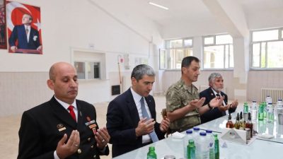 Afyonkarahisar Valisi Dr. Naci Aktaş, İkmal ve Garnizon Komutanlığı tarafından