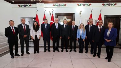 Yeni Parti Afyonkarahisar İl Başkanı Hasan Karadeniz ve belediye meclisi