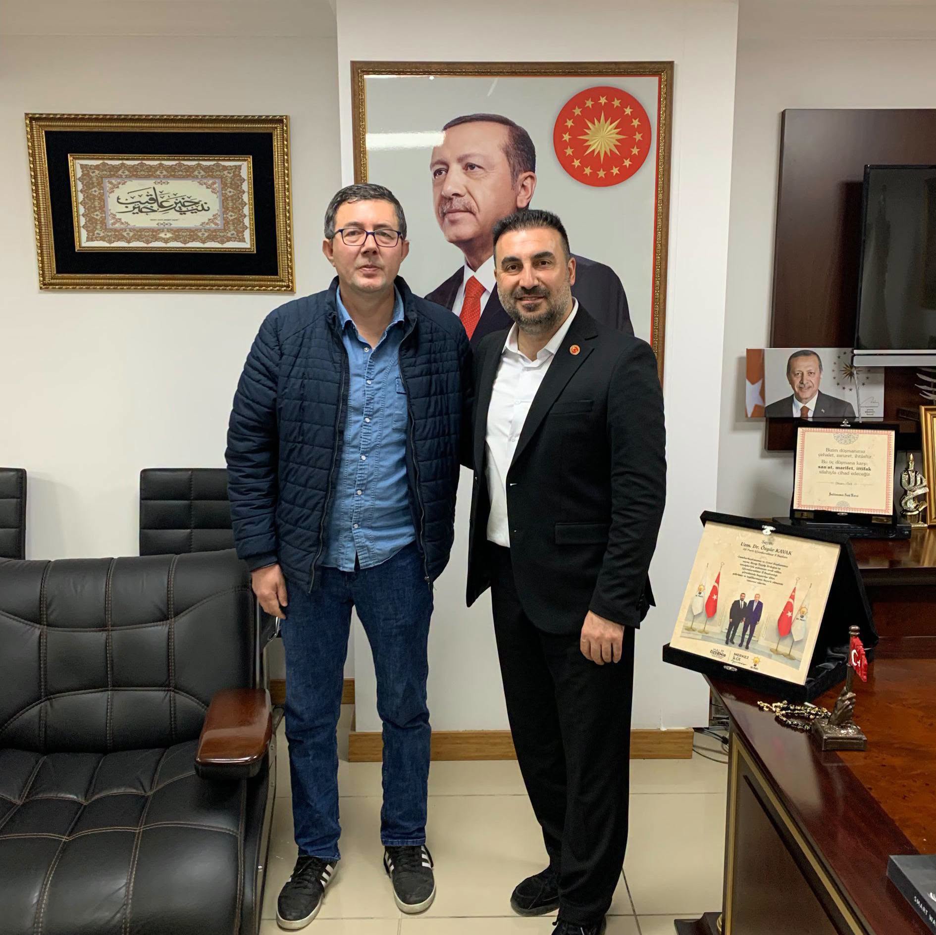 Özgür Kavak’a yoğun ziyaret trafiği 1 Özgür Kavak’a yoğun ziyaret trafiği