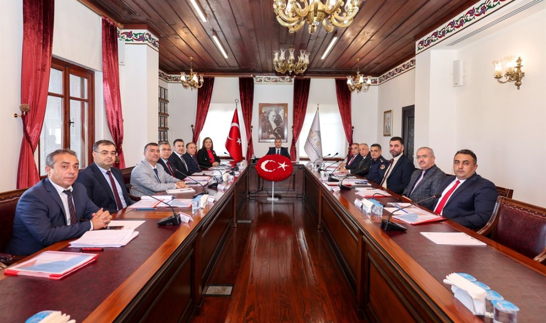Afyonkarahisar’da öğrencilerin güvenli bir ortamda eğitim görmelerini sağlamak, okul güvenliğine