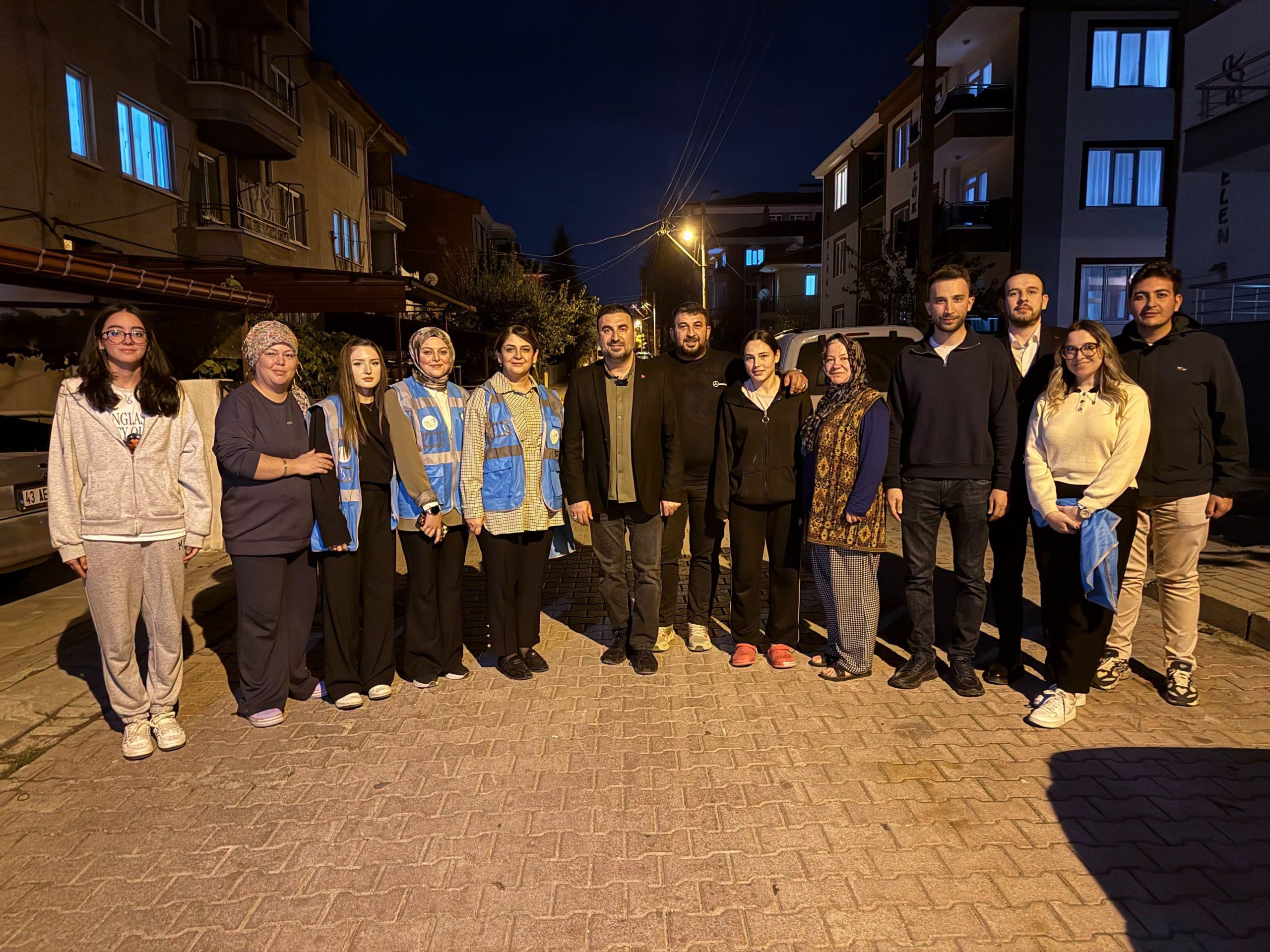 18 yaşına giren gençlere doğum günü sürprizi