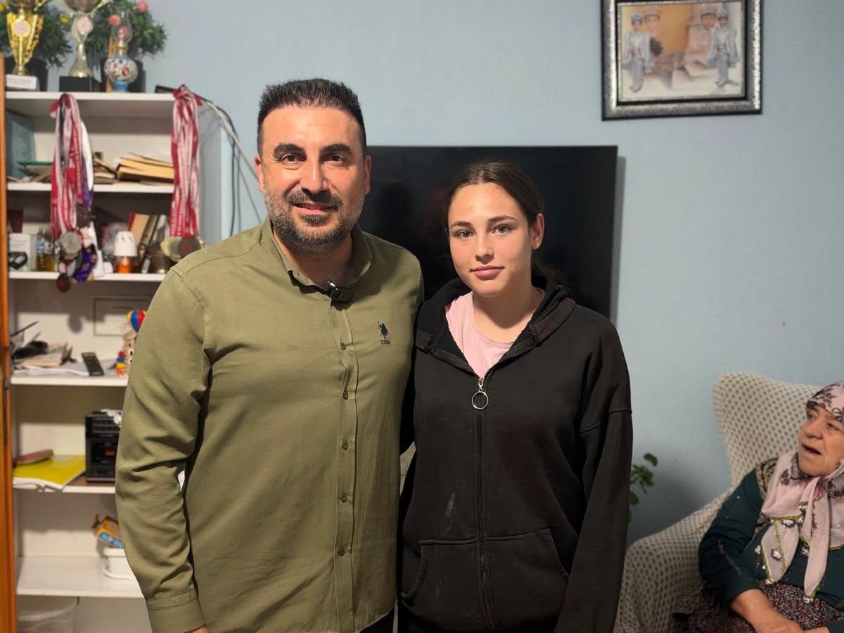 18 yaşına giren gençlere doğum günü sürprizi