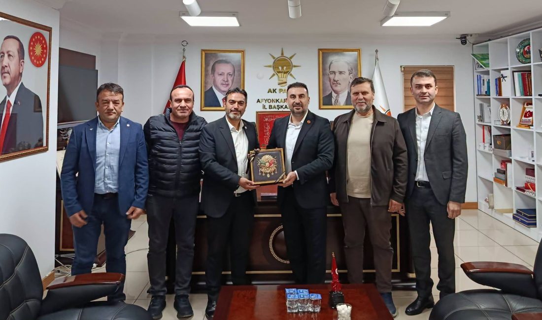 AK Parti Afyonkarahisar İl Başkanı Dr. Özgür Kavak, farklı kesimlerden