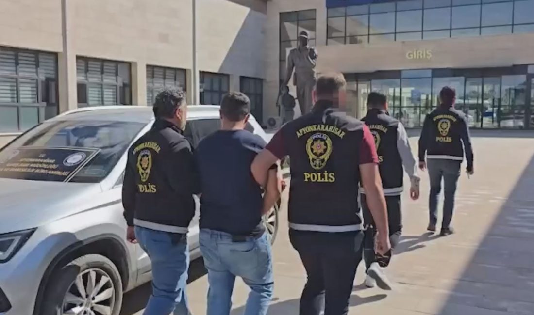 Afyonkarahisar’da simit almak için işletmeye giren vatandaşın çalışır vaziyette bıraktığı