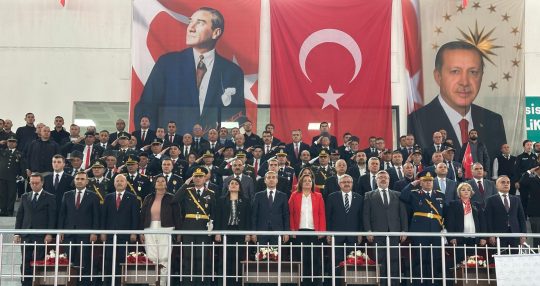 Afyonkarahisar’da 29 Ekim Cumhuriyet Bayramı kutlamaları kapsamında düzenlenen bayram töreni,