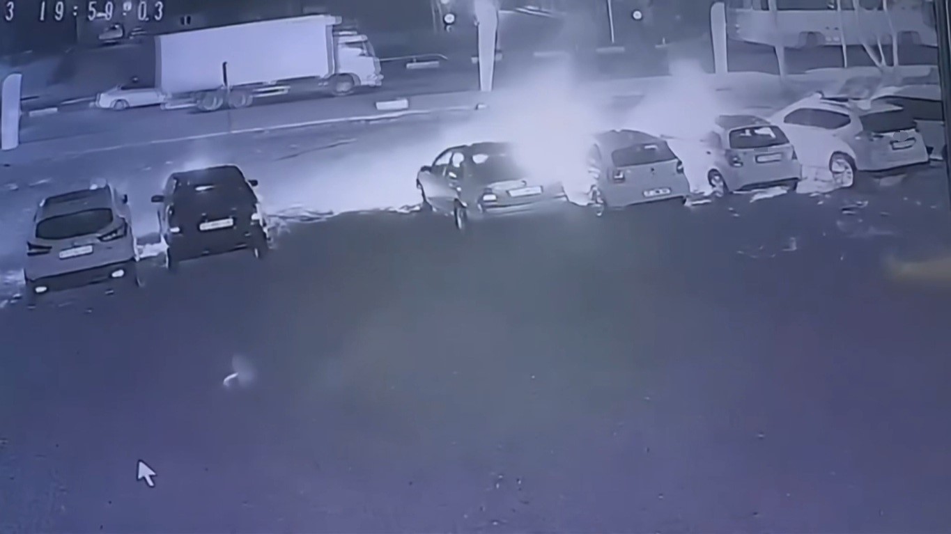 Antalyalı Neron! 6 aracı yaktı 1 Antalyalı Neron! 6 aracı yaktı