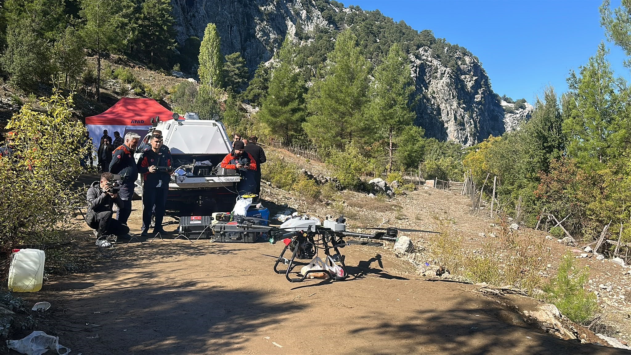 Isparta'nın Sütçüler ilçesindeki Yazılı Kanyon'da mahsur kalan 3 İHH gönüllüsünün