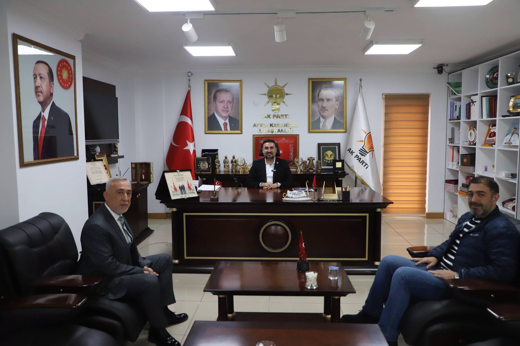 Özgür Kavak’a hayırlı olsun ziyaretleri sürüyor